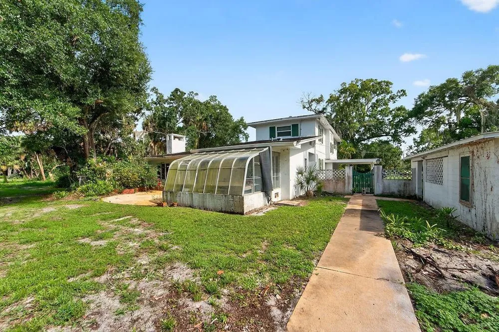 5240 20th Street Vero Beach, FL 32966