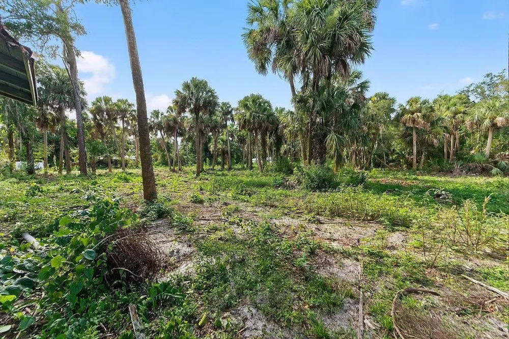 5240 20th Street Vero Beach, FL 32966