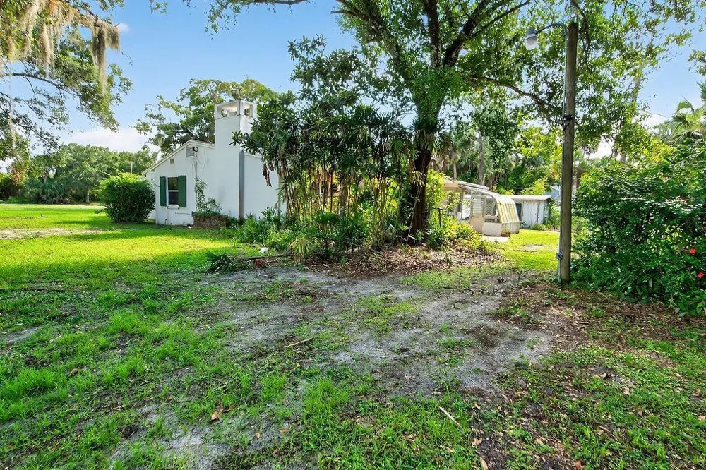 5240 20th Street Vero Beach, FL 32966