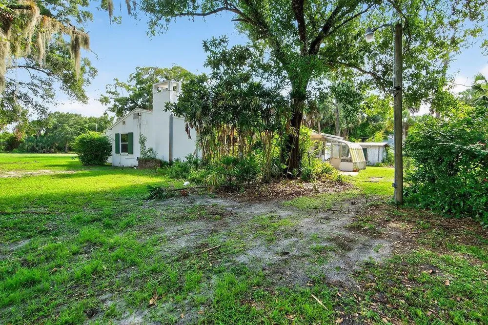 5240 20th Street Vero Beach, FL 32966