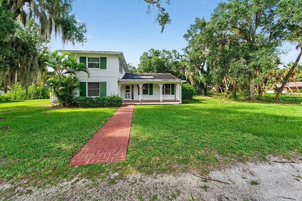 5240 20th Street Vero Beach, FL 32966