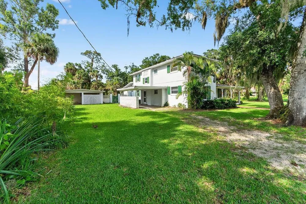 5240 20th Street Vero Beach, FL 32966