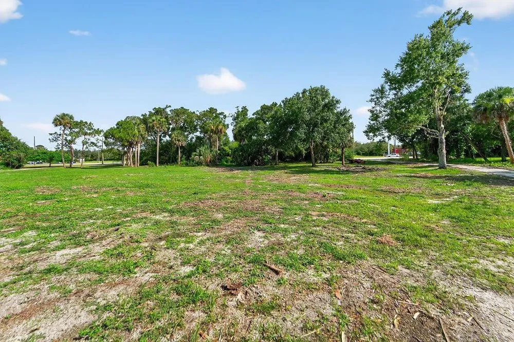 5240 20th Street Vero Beach, FL 32966