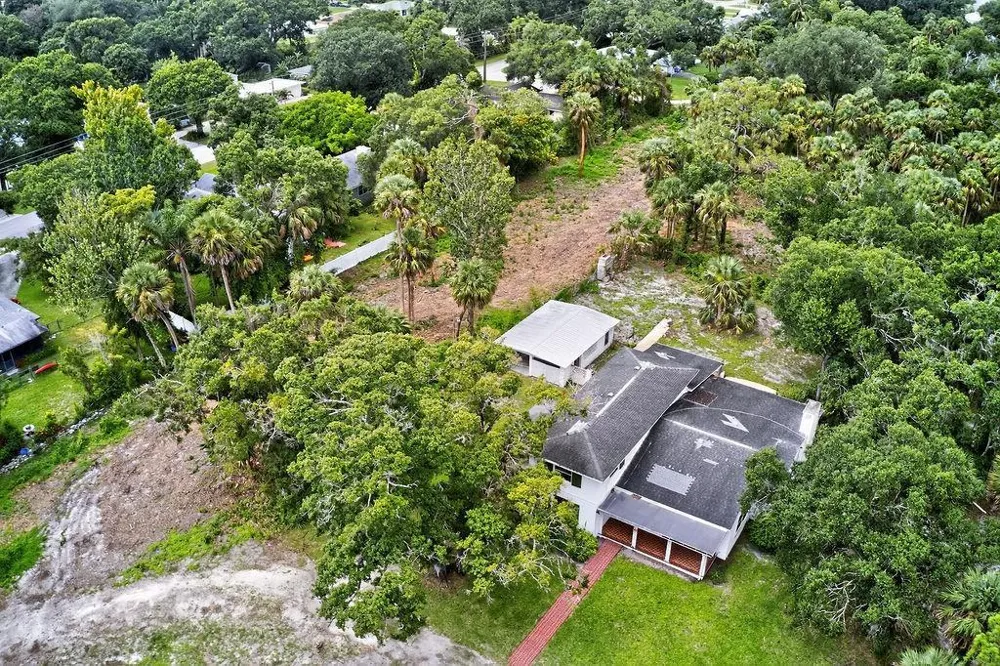 5240 20th Street Vero Beach, FL 32966