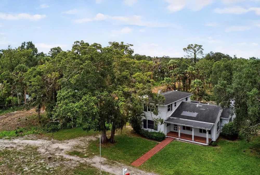 5240 20th Street Vero Beach, FL 32966