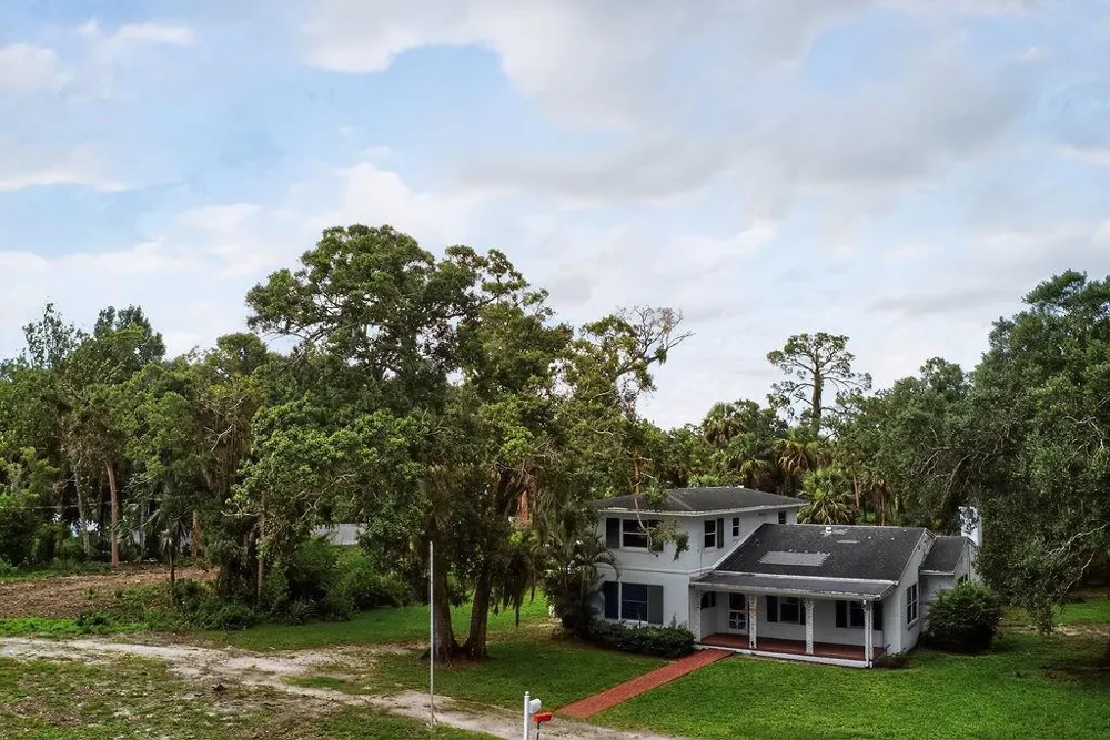 5240 20th Street Vero Beach, FL 32966