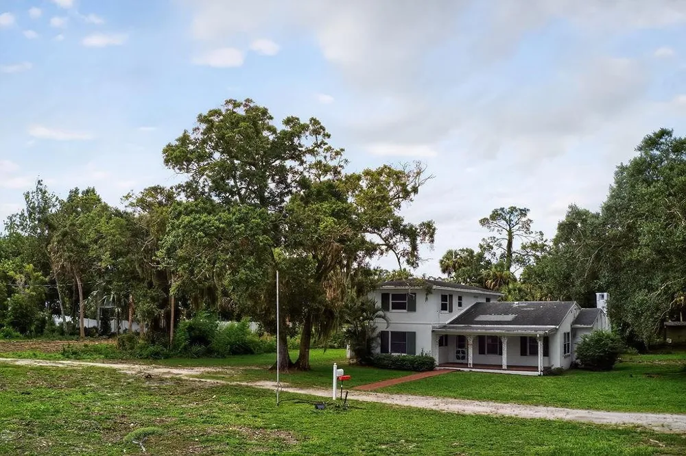 5240 20th Street Vero Beach, FL 32966