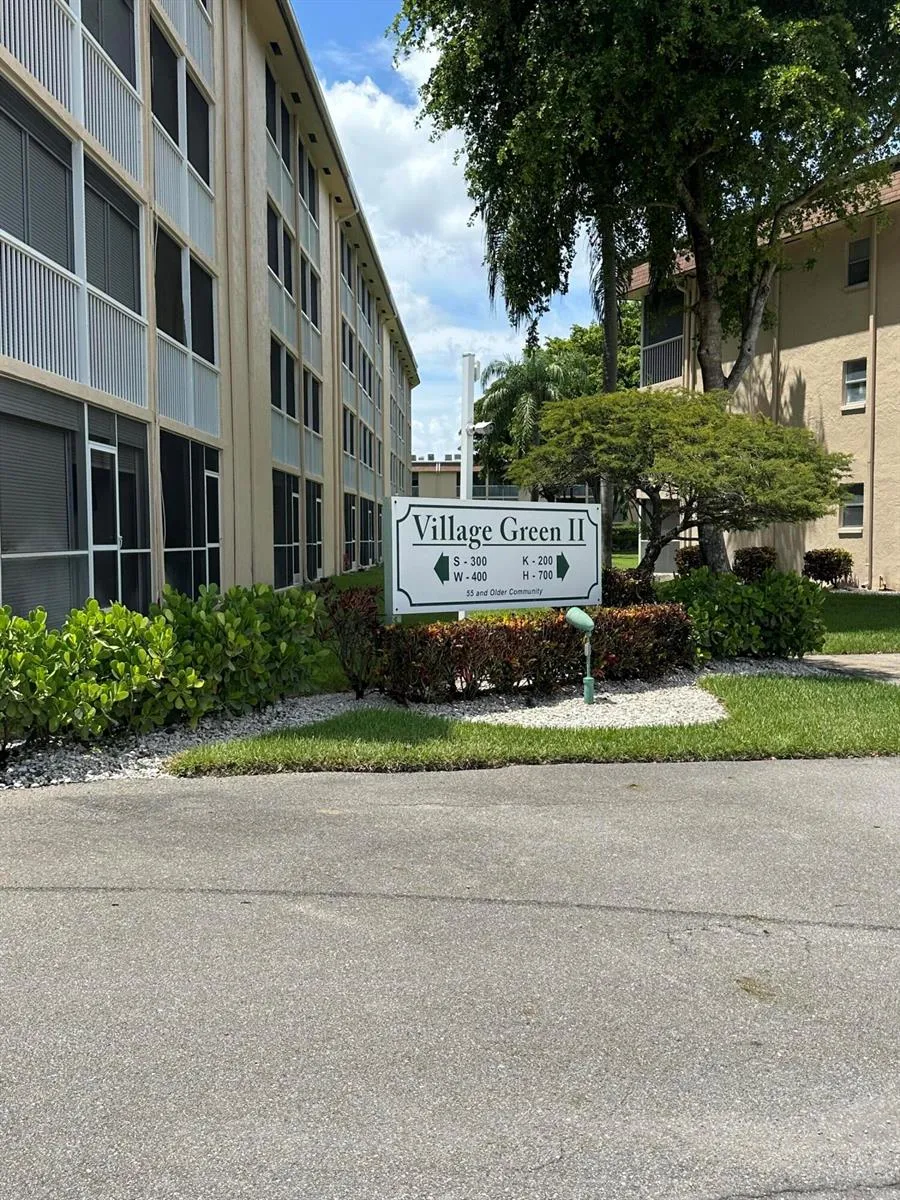 300 Village Green Circle S #217 Palm Springs, FL 33461
