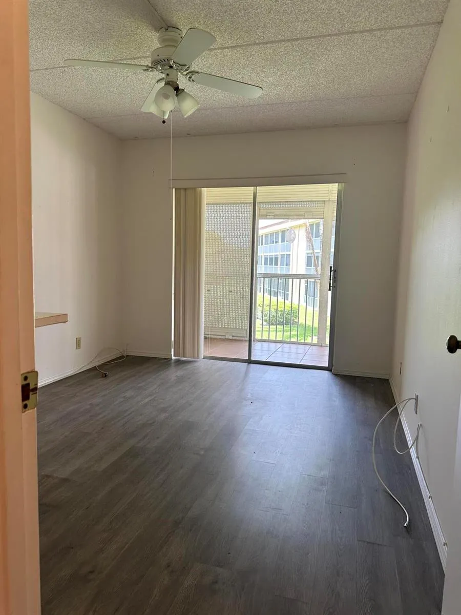 300 Village Green Circle S #217 Palm Springs, FL 33461