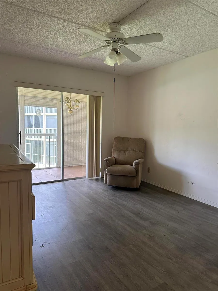300 Village Green Circle S #217 Palm Springs, FL 33461