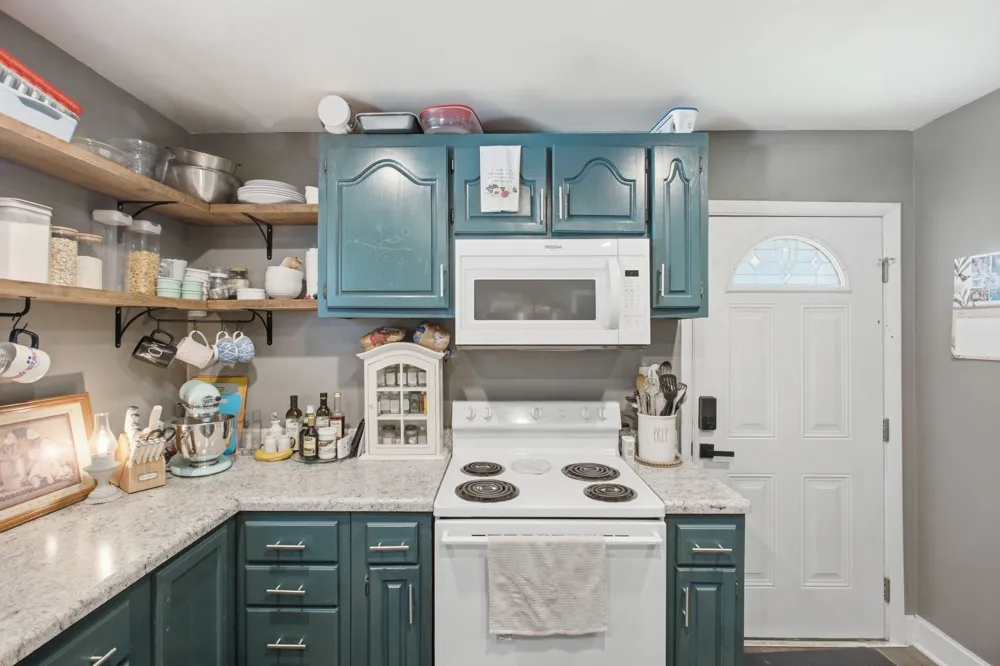 2103 Hillwood Dr Centerville, TN 37033