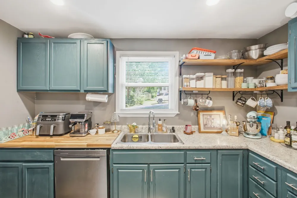 2103 Hillwood Dr Centerville, TN 37033