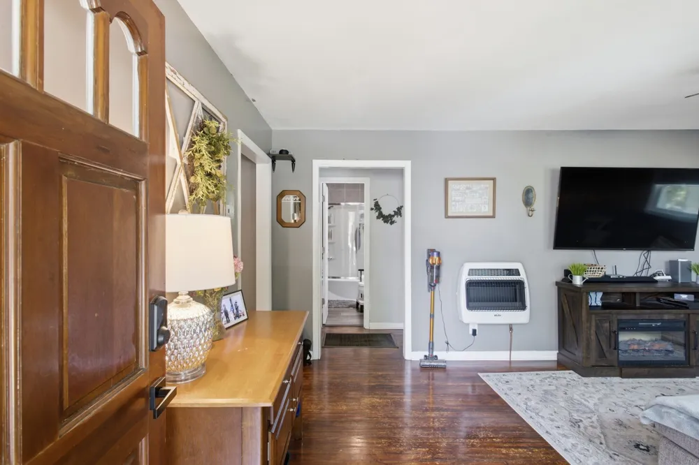 2103 Hillwood Dr Centerville, TN 37033