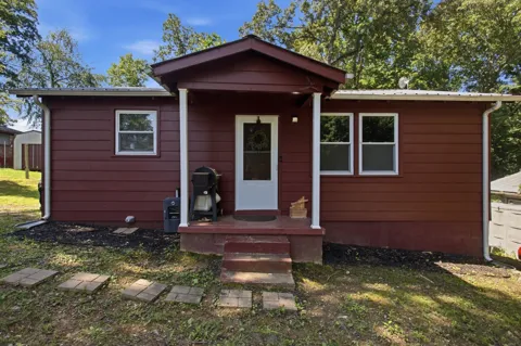 2103 Hillwood Dr