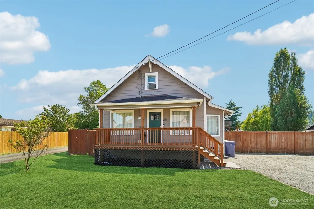 221 3rd Avenue NW Pacific, WA 98047