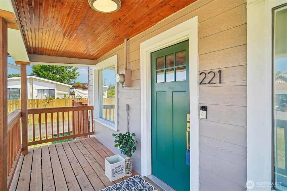 221 3rd Avenue NW Pacific, WA 98047