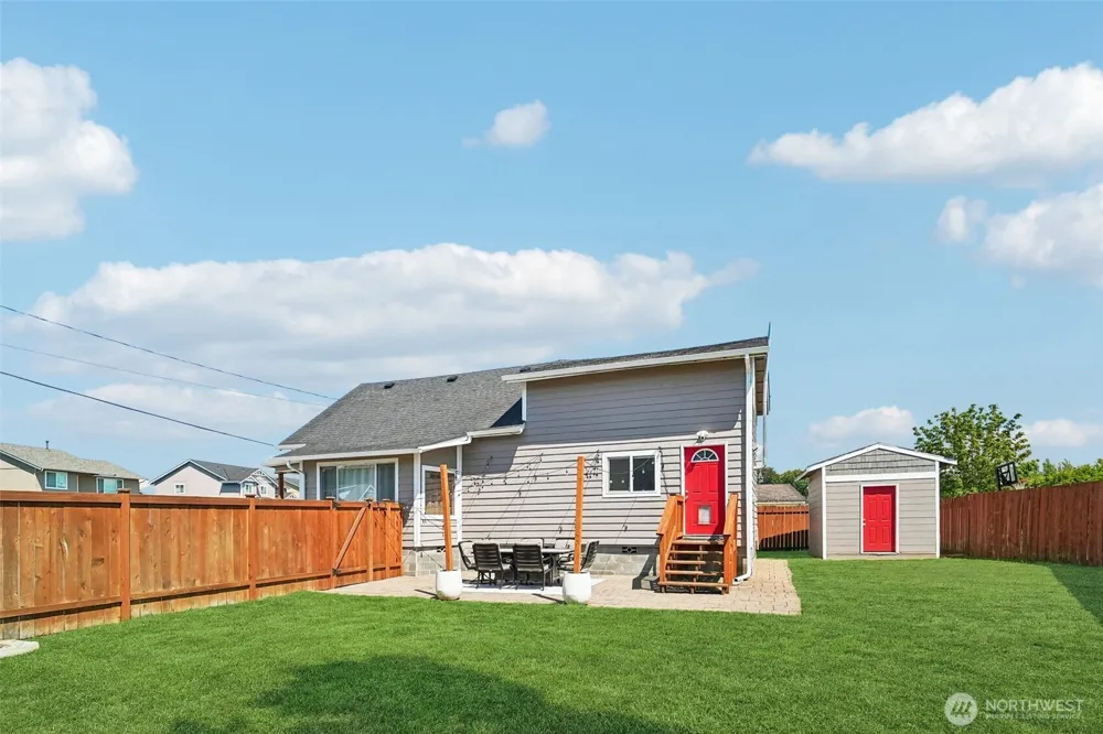 221 3rd Avenue NW Pacific, WA 98047