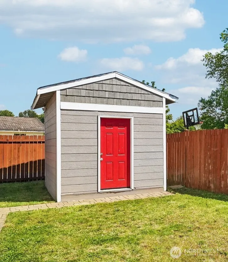 221 3rd Avenue NW Pacific, WA 98047