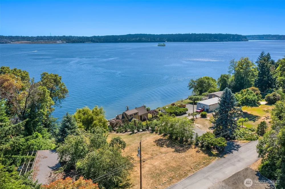 12422 SW Bachelor Road Vashon, WA 98070