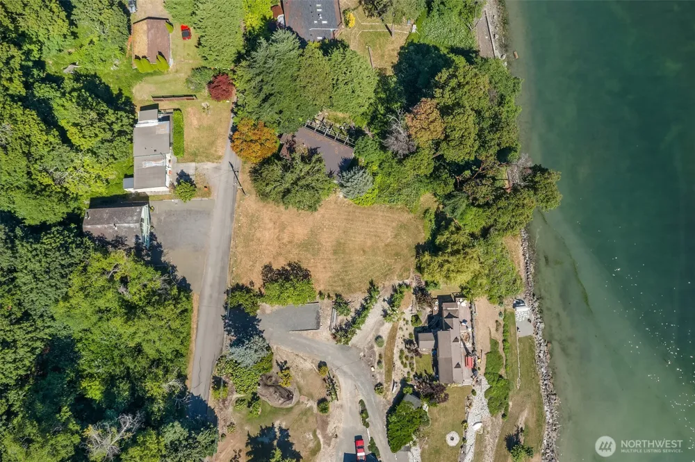 12422 SW Bachelor Road Vashon, WA 98070
