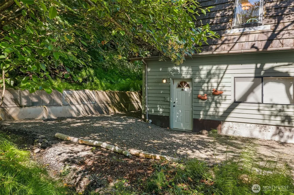 12422 SW Bachelor Road Vashon, WA 98070