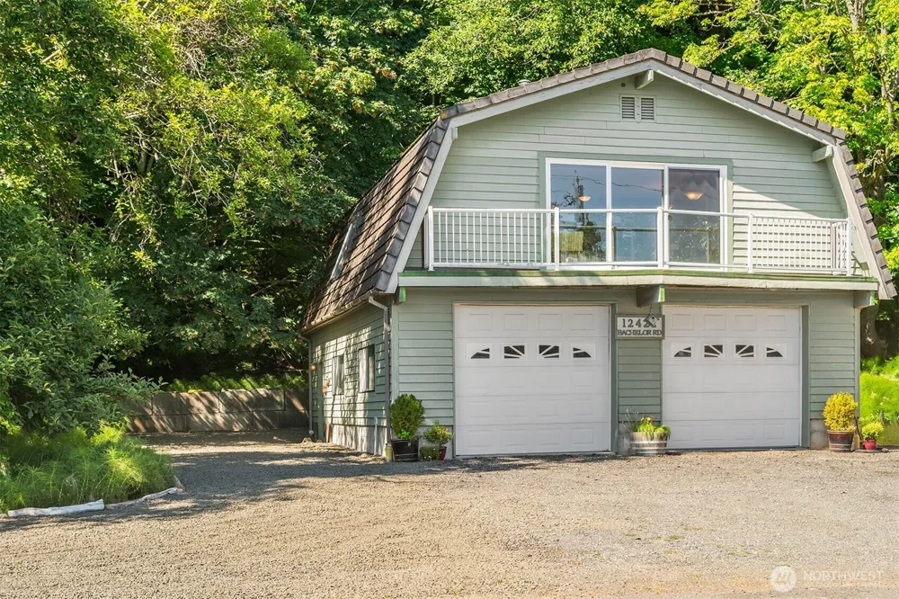 12422 SW Bachelor Road Vashon, WA 98070