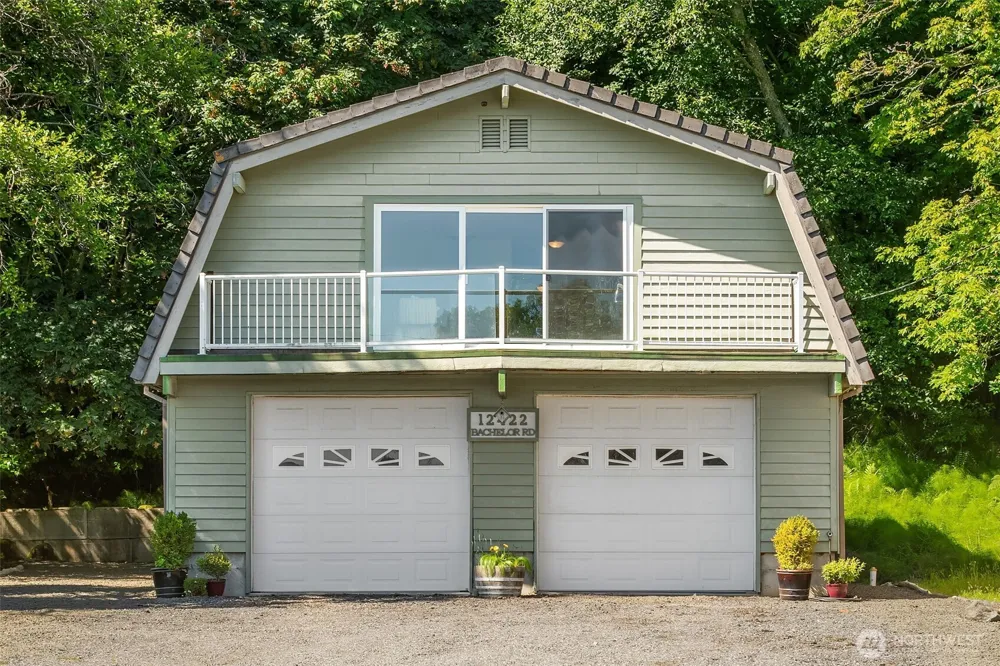 12422 SW Bachelor Road Vashon, WA 98070