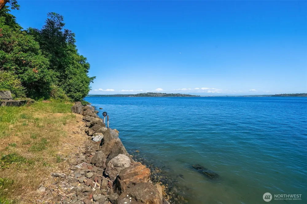 12422 SW Bachelor Road Vashon, WA 98070