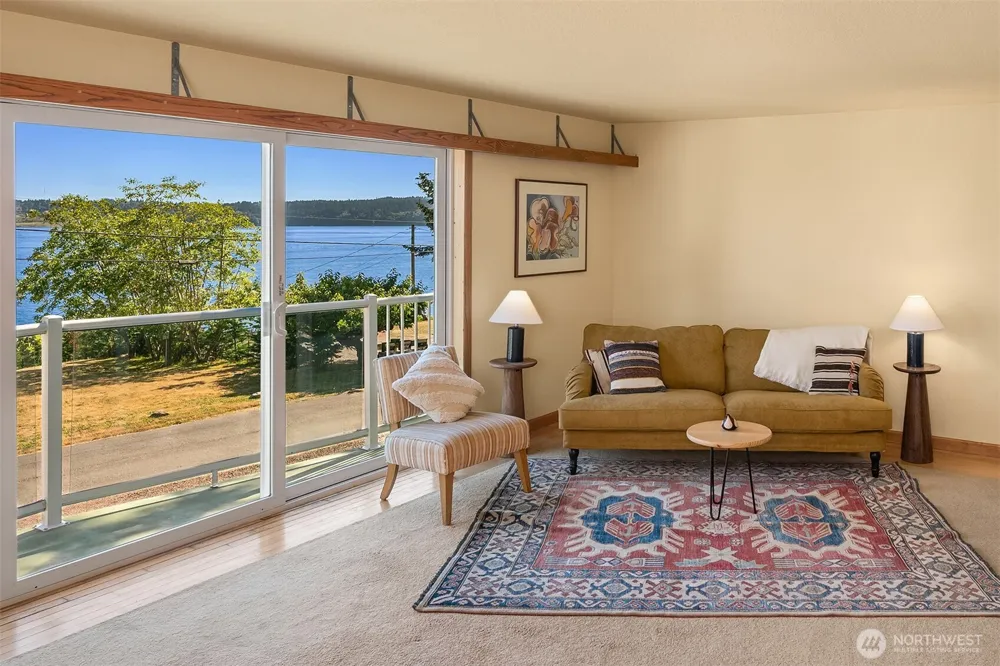 12422 SW Bachelor Road Vashon, WA 98070