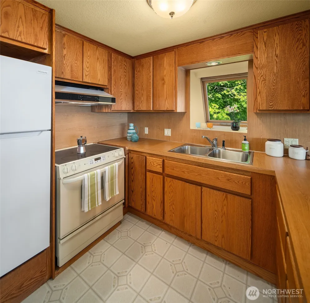 12422 SW Bachelor Road Vashon, WA 98070