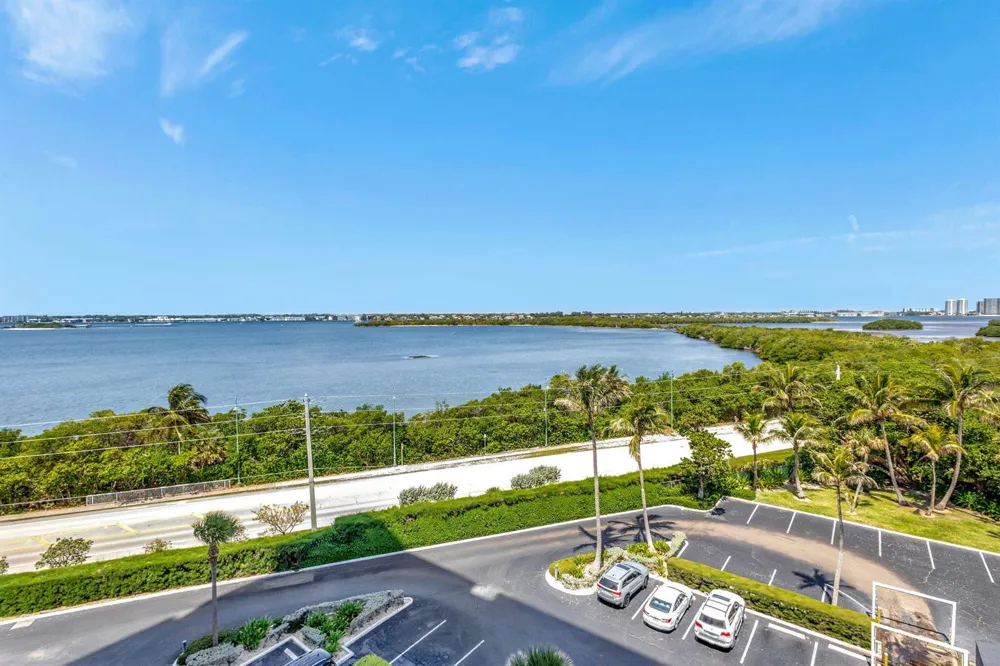 5550 Ocean Drive #7-C Singer Island, FL 33404