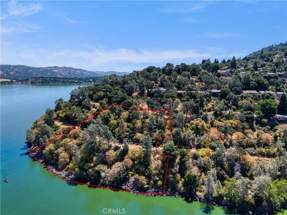 6996 Pine Avenue Kelseyville, CA 95451
