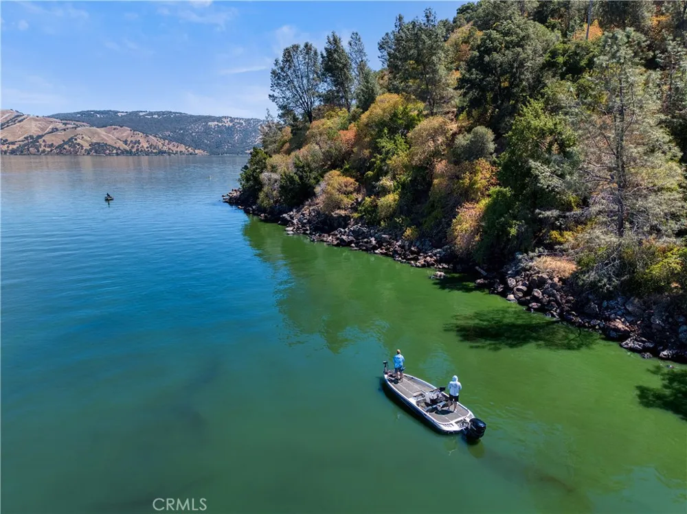 6996 Pine Avenue Kelseyville, CA 95451