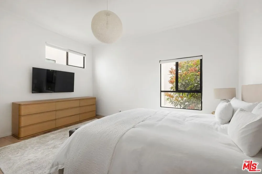 939 15th Street #8 Santa Monica, CA 90403