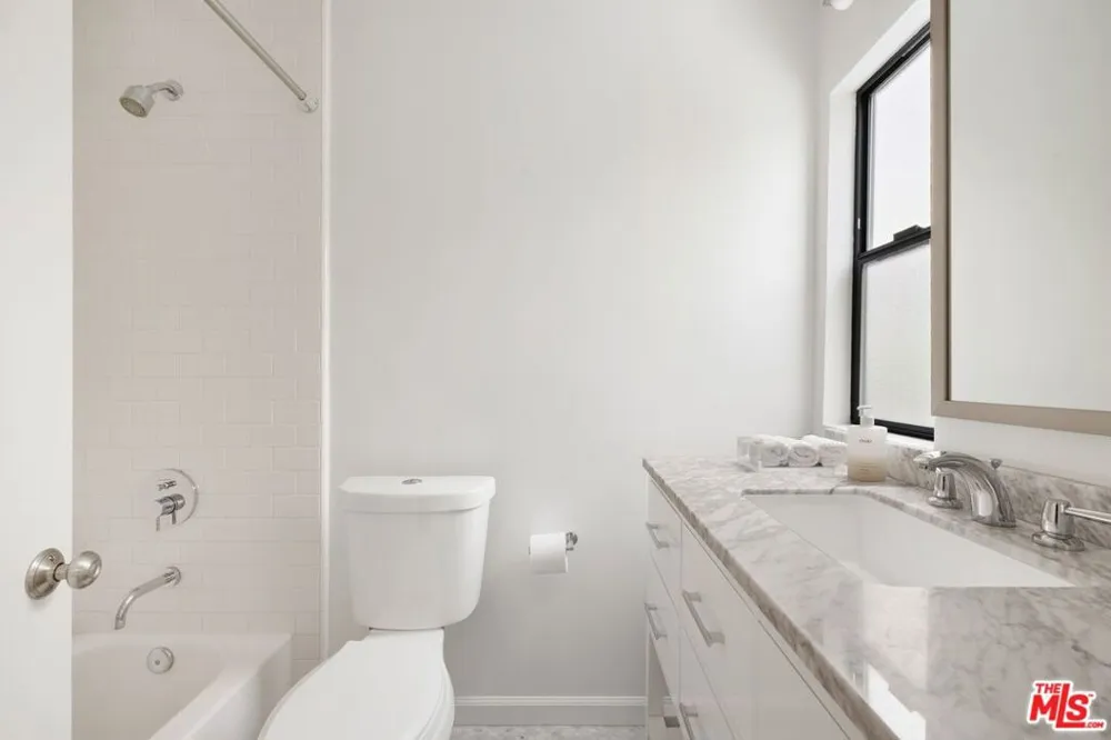 939 15th Street #8 Santa Monica, CA 90403
