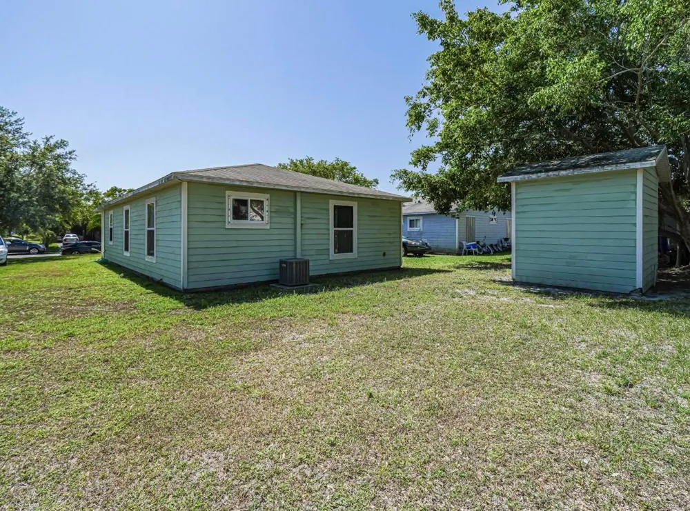 4257 36th Court Vero Beach, FL 32967