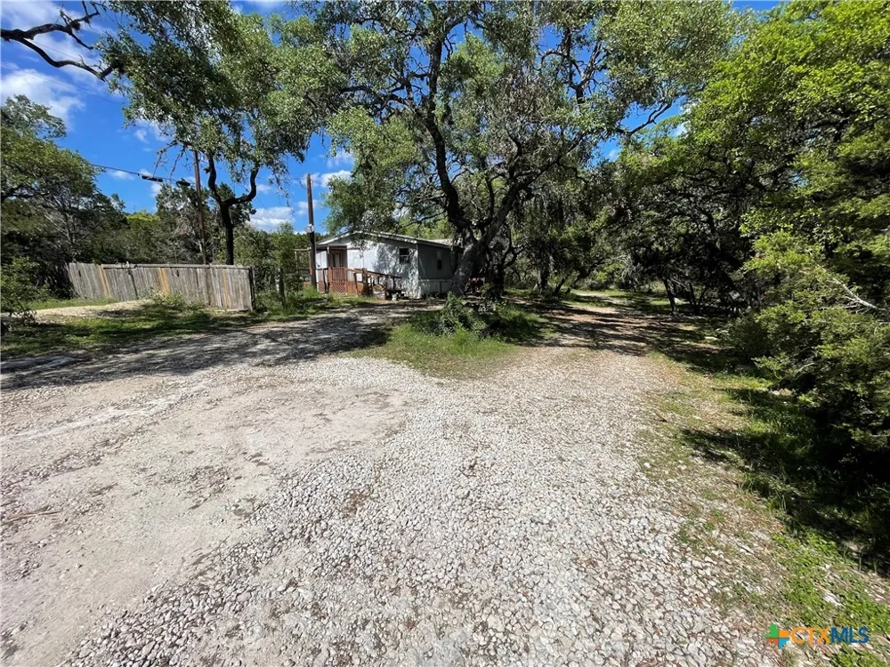 629 Buck Trail Canyon Lake, TX 78133