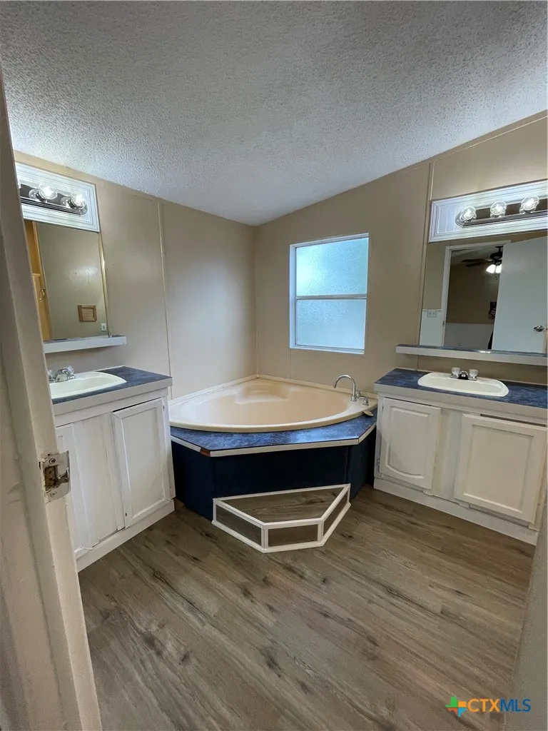 629 Buck Trail Canyon Lake, TX 78133