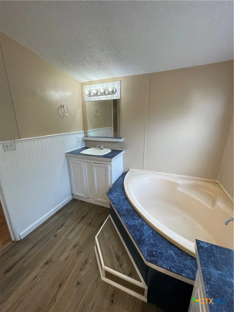 629 Buck Trail Canyon Lake, TX 78133