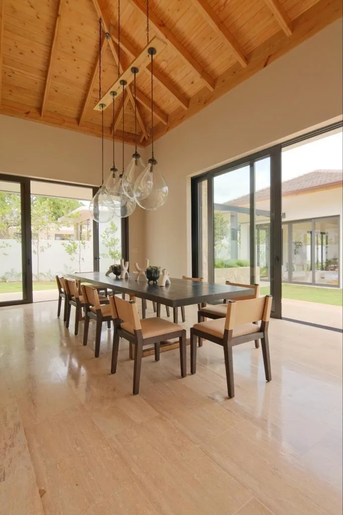 72 00 