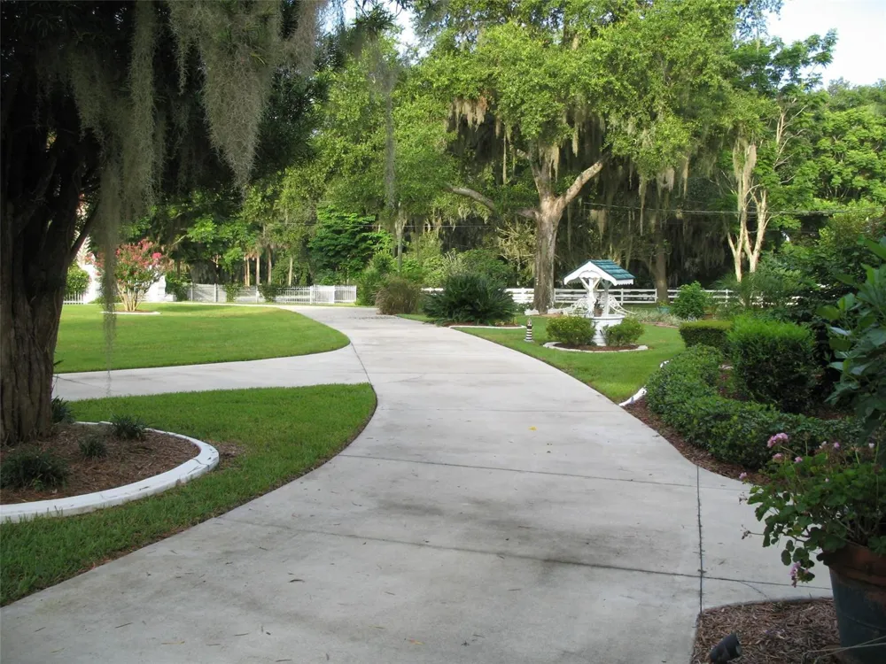 555 SW 87th Place ocala, FL 34476