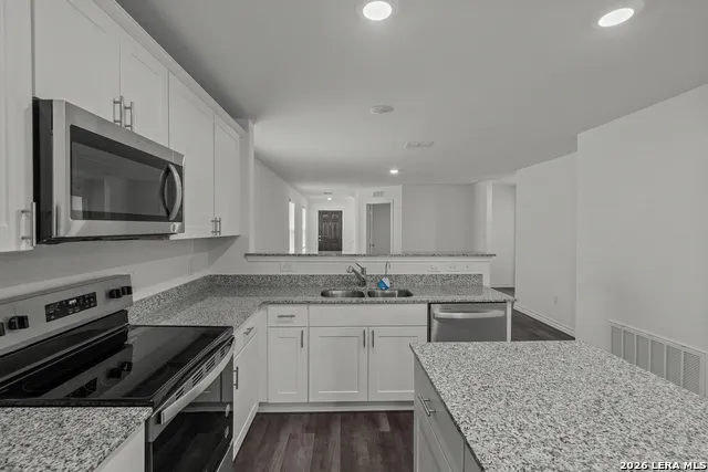 4073 BERMUDA LANE Seguin, TX 78155