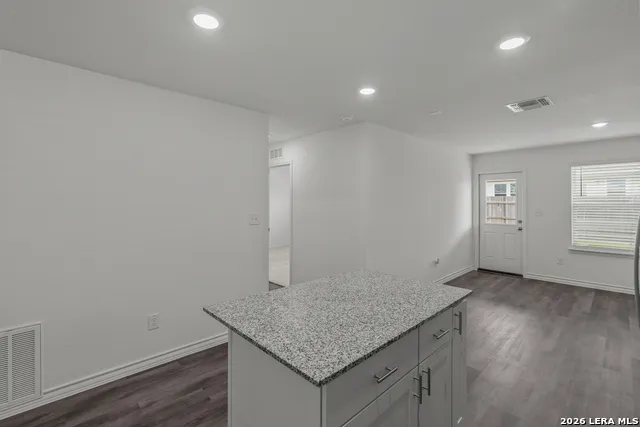 4073 BERMUDA LANE Seguin, TX 78155