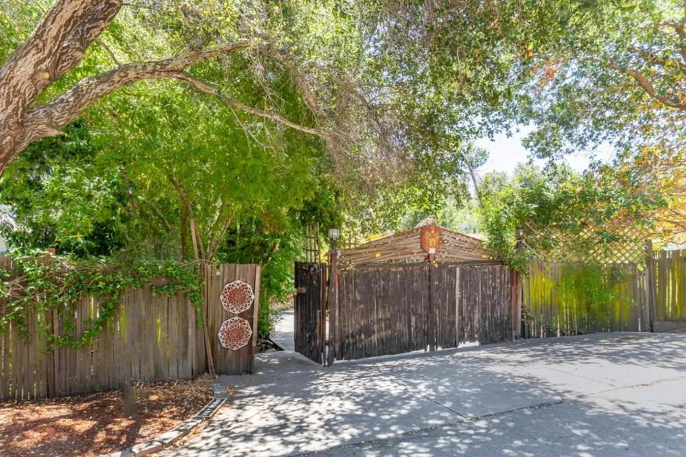 1615 Edgewood Road Redwood City, CA 94062