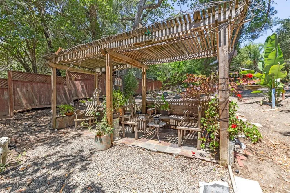 1615 Edgewood Road Redwood City, CA 94062