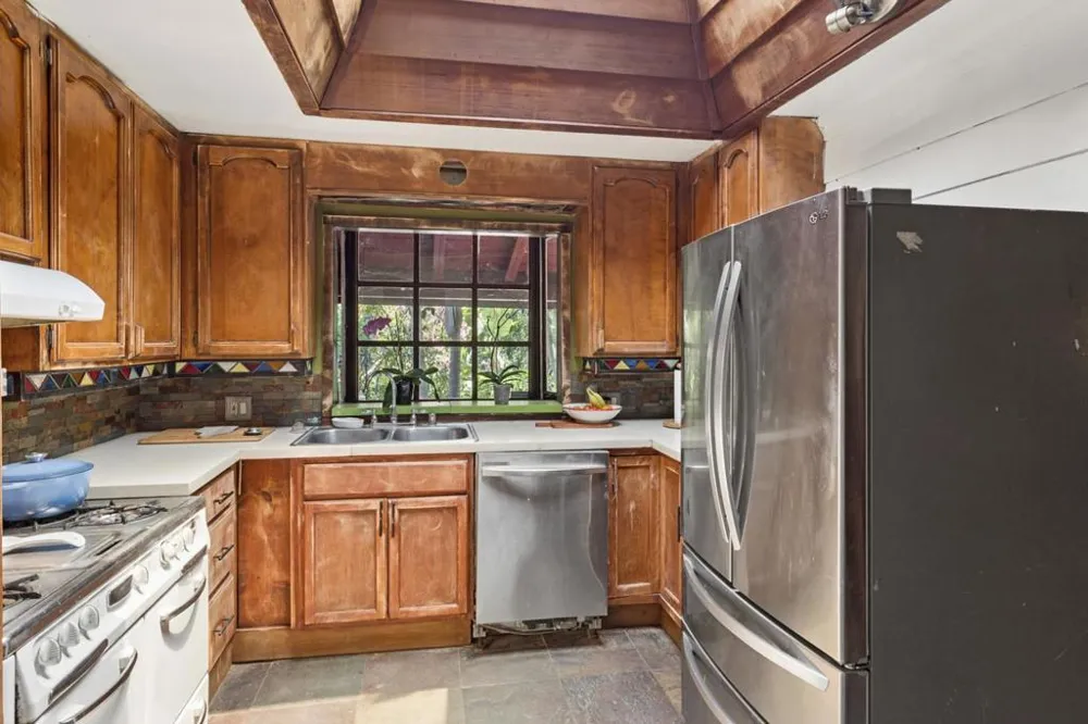 1615 Edgewood Road Redwood City, CA 94062