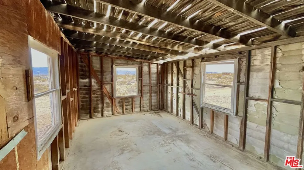 1476 Hales Drive Joshua Tree, CA 92252