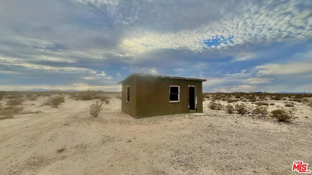 1476 Hales Drive Joshua Tree, CA 92252