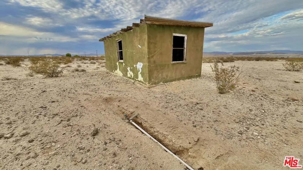 1476 Hales Drive Joshua Tree, CA 92252