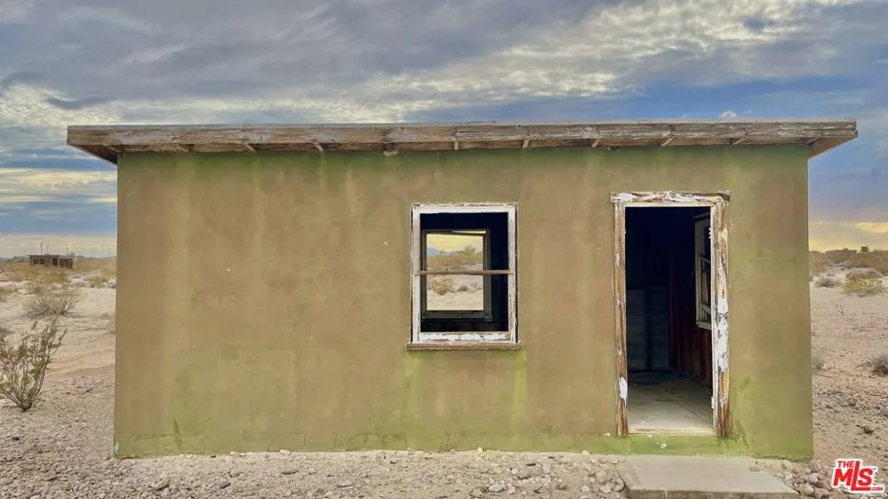 1476 Hales Drive Joshua Tree, CA 92252